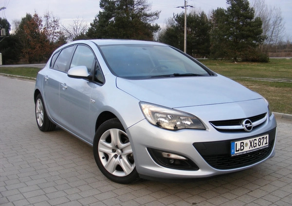 Opel Astra cena 34500 przebieg: 81000, rok produkcji 2014 z Tarnobrzeg małe 596